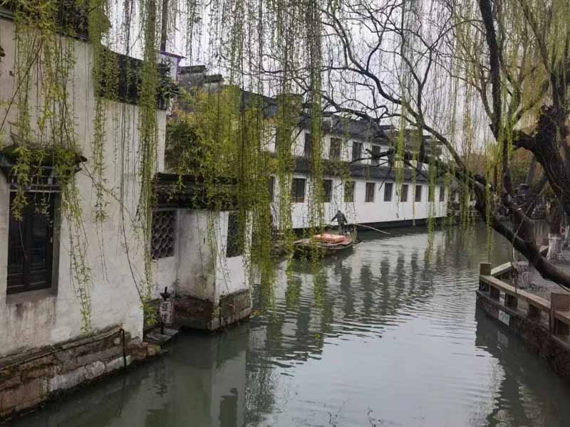 深圳律師咨詢網來講講房地產轉讓是否構成倒賣土地使用權罪