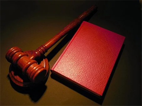 合同約定“發(fā)生糾紛或仲裁或訴訟”的，如何確定該條款的效力